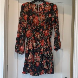 Gianni Bini Long Sleeved floral dress